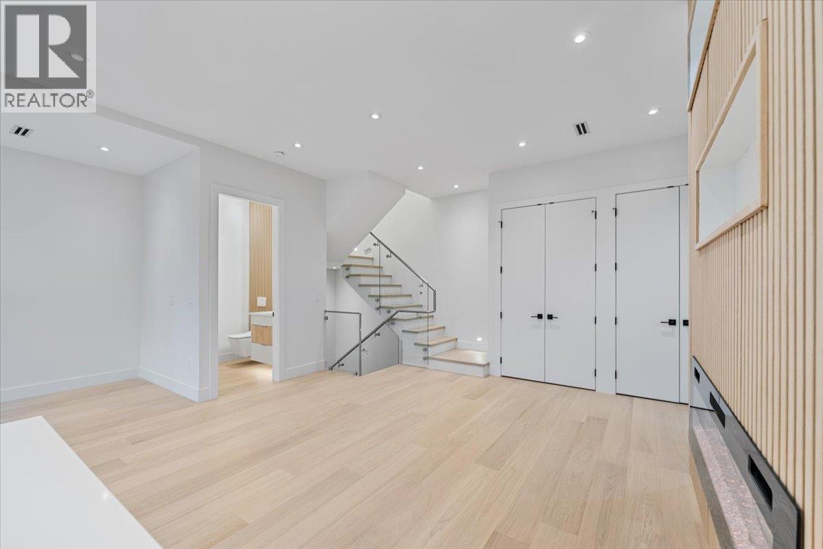 102 1518 HATTON AVENUE, Burnaby