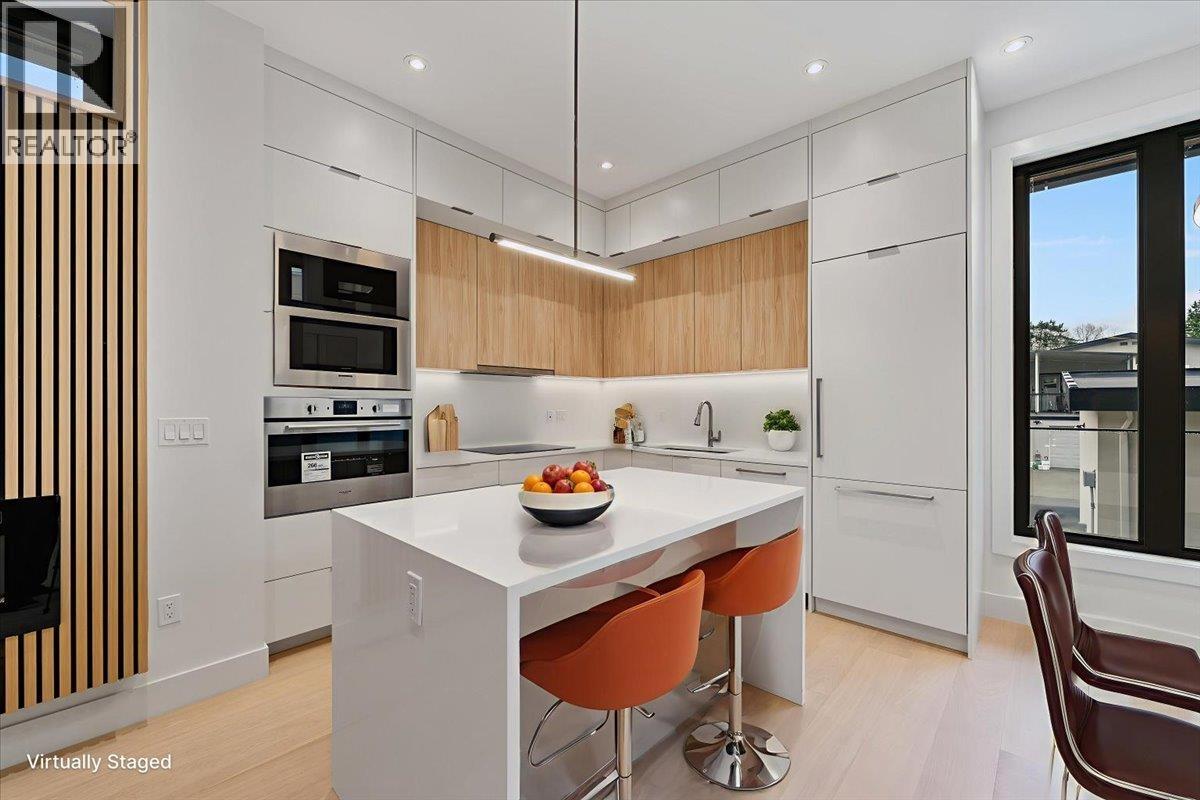 102 1518 HATTON AVENUE, Burnaby