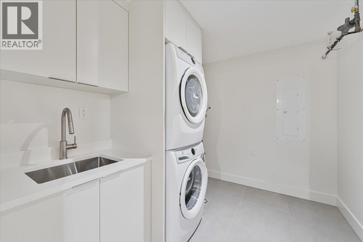 102 1518 HATTON AVENUE, Burnaby