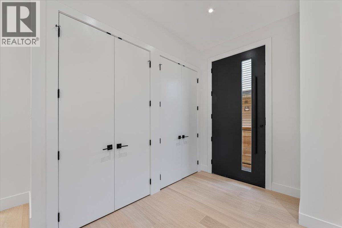 102 1518 HATTON AVENUE, Burnaby