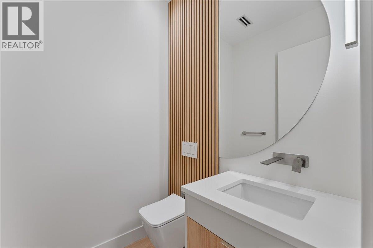 102 1518 HATTON AVENUE, Burnaby