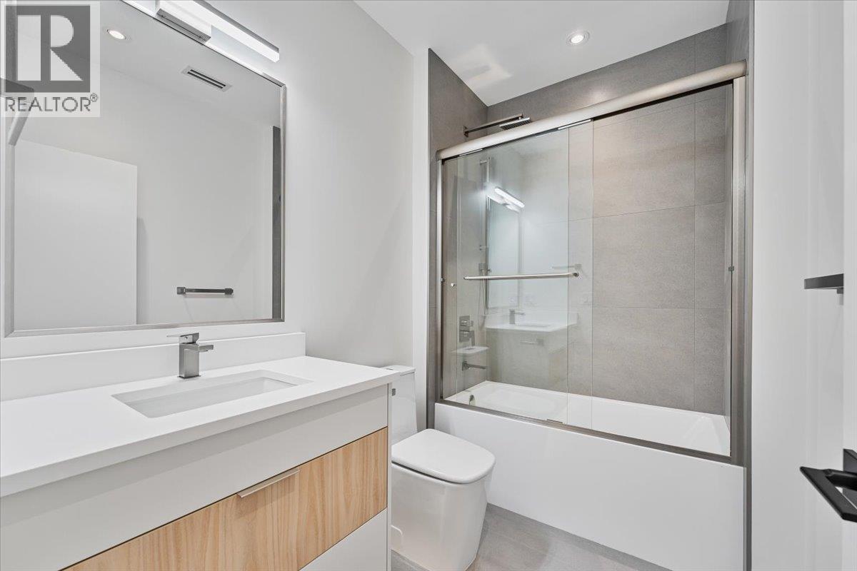 102 1518 HATTON AVENUE, Burnaby