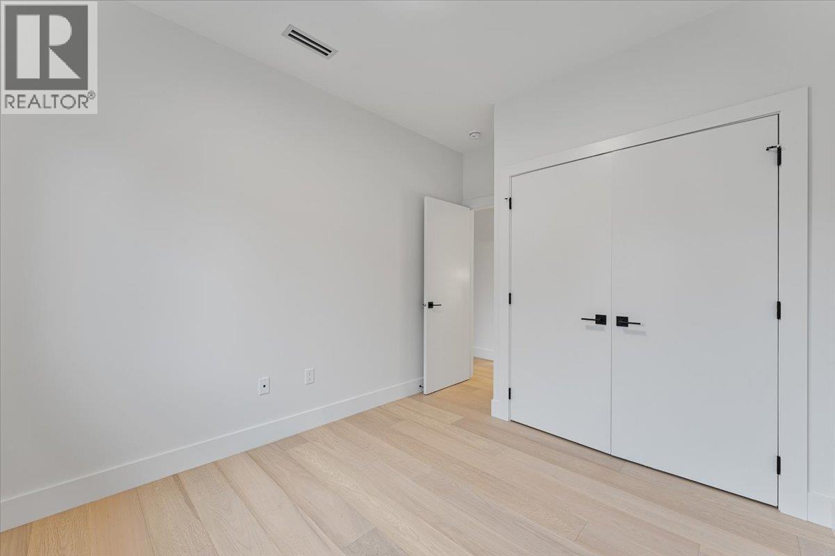 102 1518 HATTON AVENUE, Burnaby