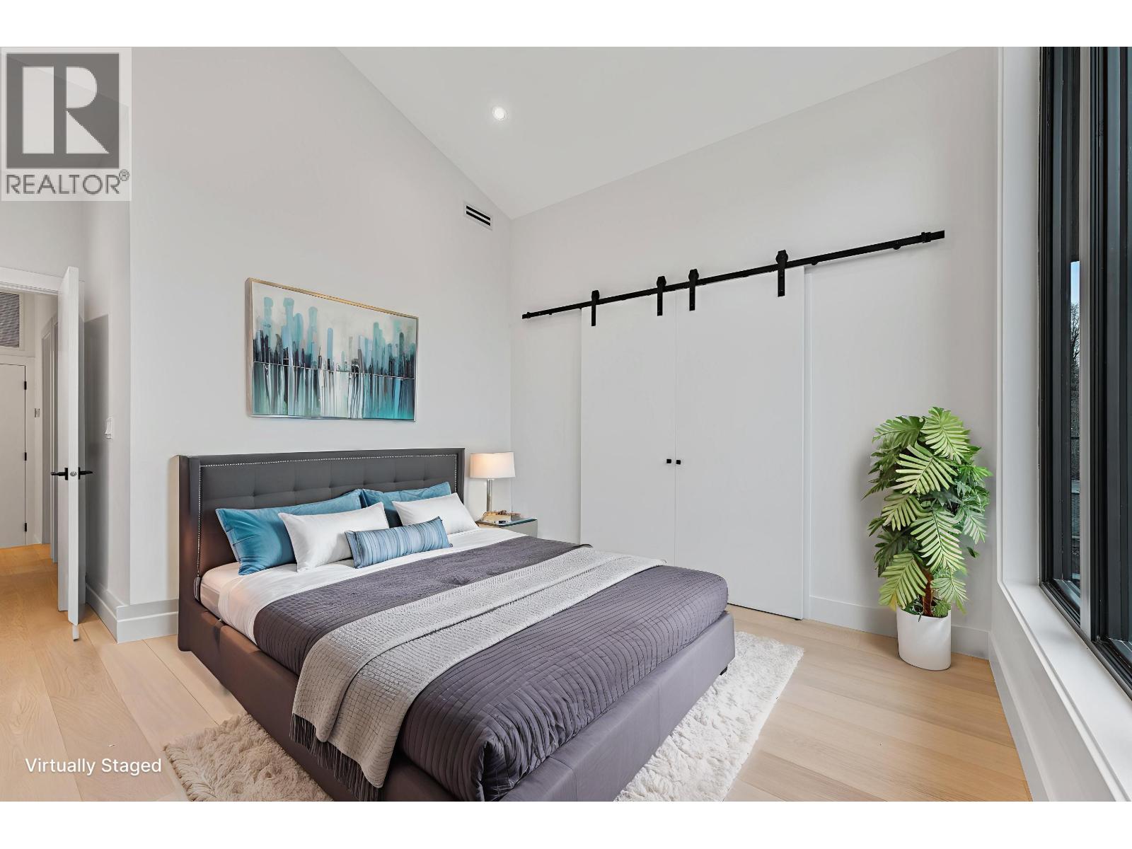 102 1518 HATTON AVENUE, Burnaby