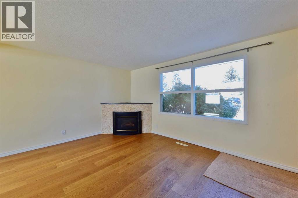 Single Family House for Sale in   Avenue NE Winston Heights/Mountview Calgary 