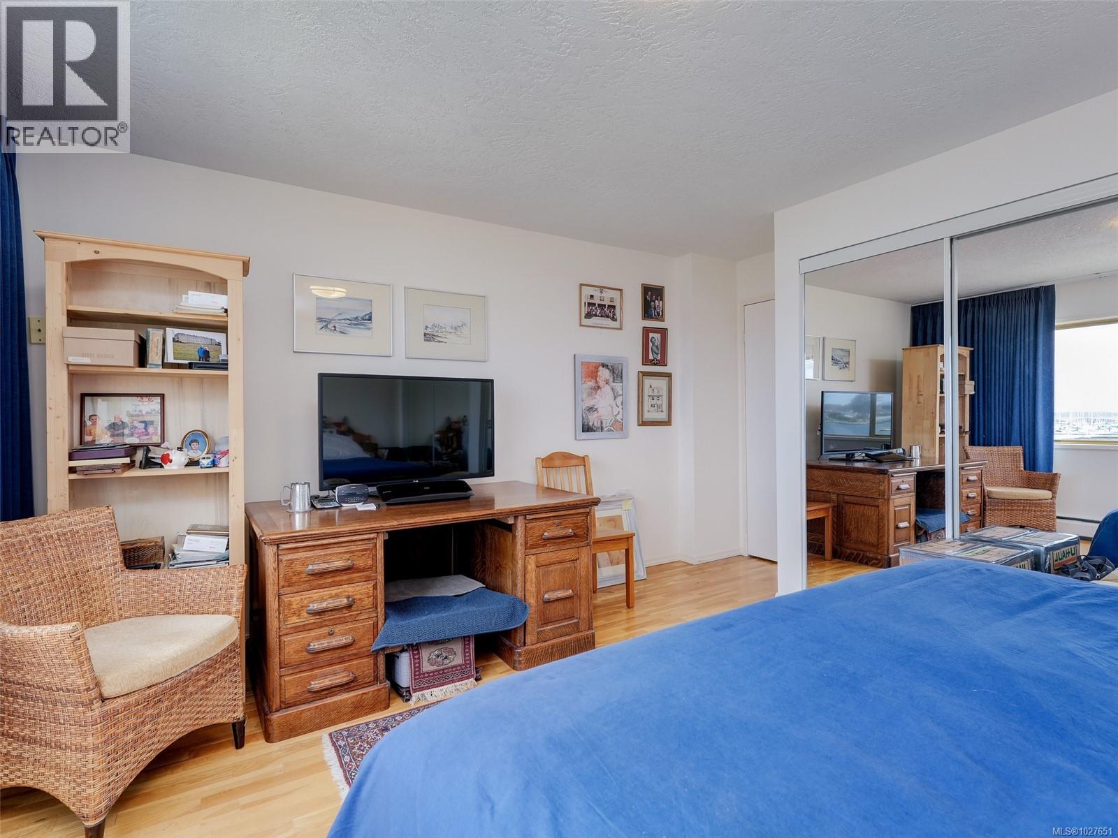 202 1440 Beach Drive, Oak Bay