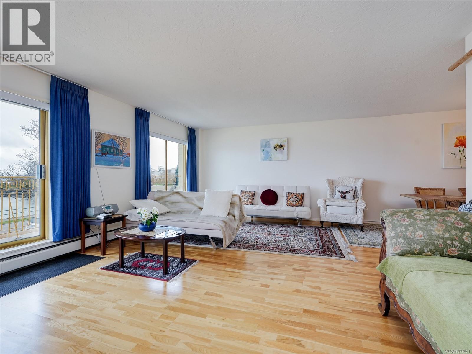 202 1440 Beach Drive, Oak Bay