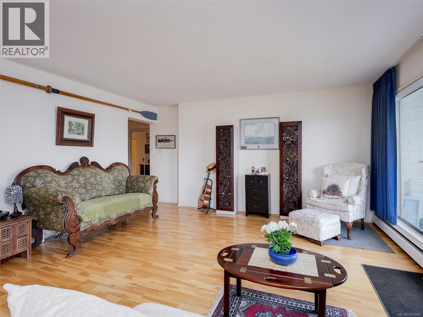 202 1440 Beach Drive, Oak Bay