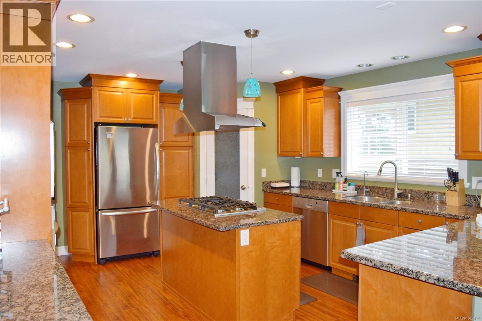  2201 ARBUTUS COVE Lane, Saanich