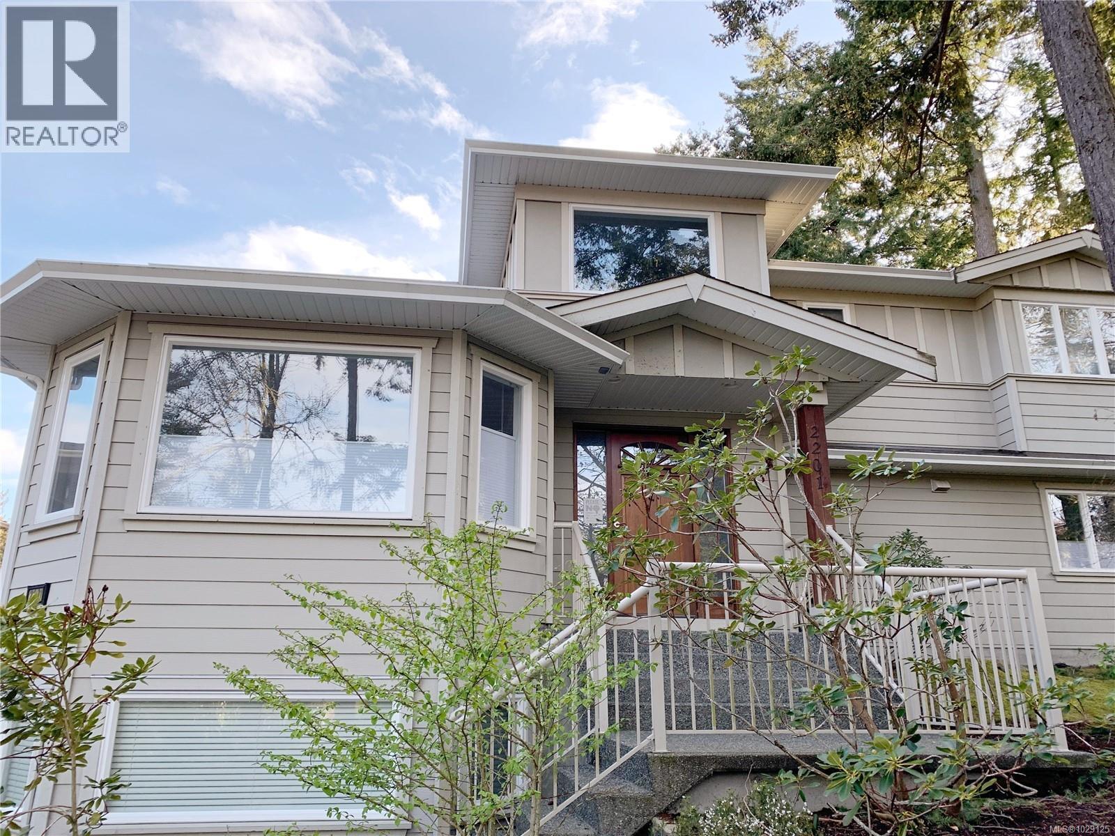  2201 ARBUTUS COVE Lane, Saanich