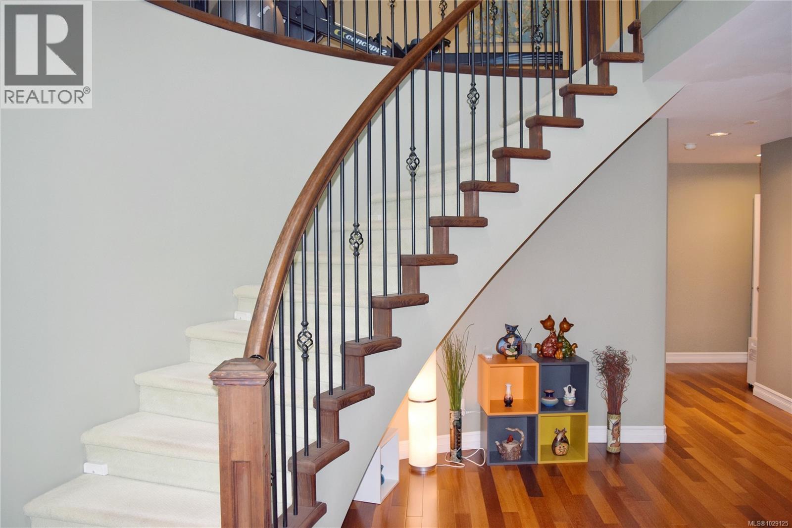  2201 ARBUTUS COVE Lane, Saanich