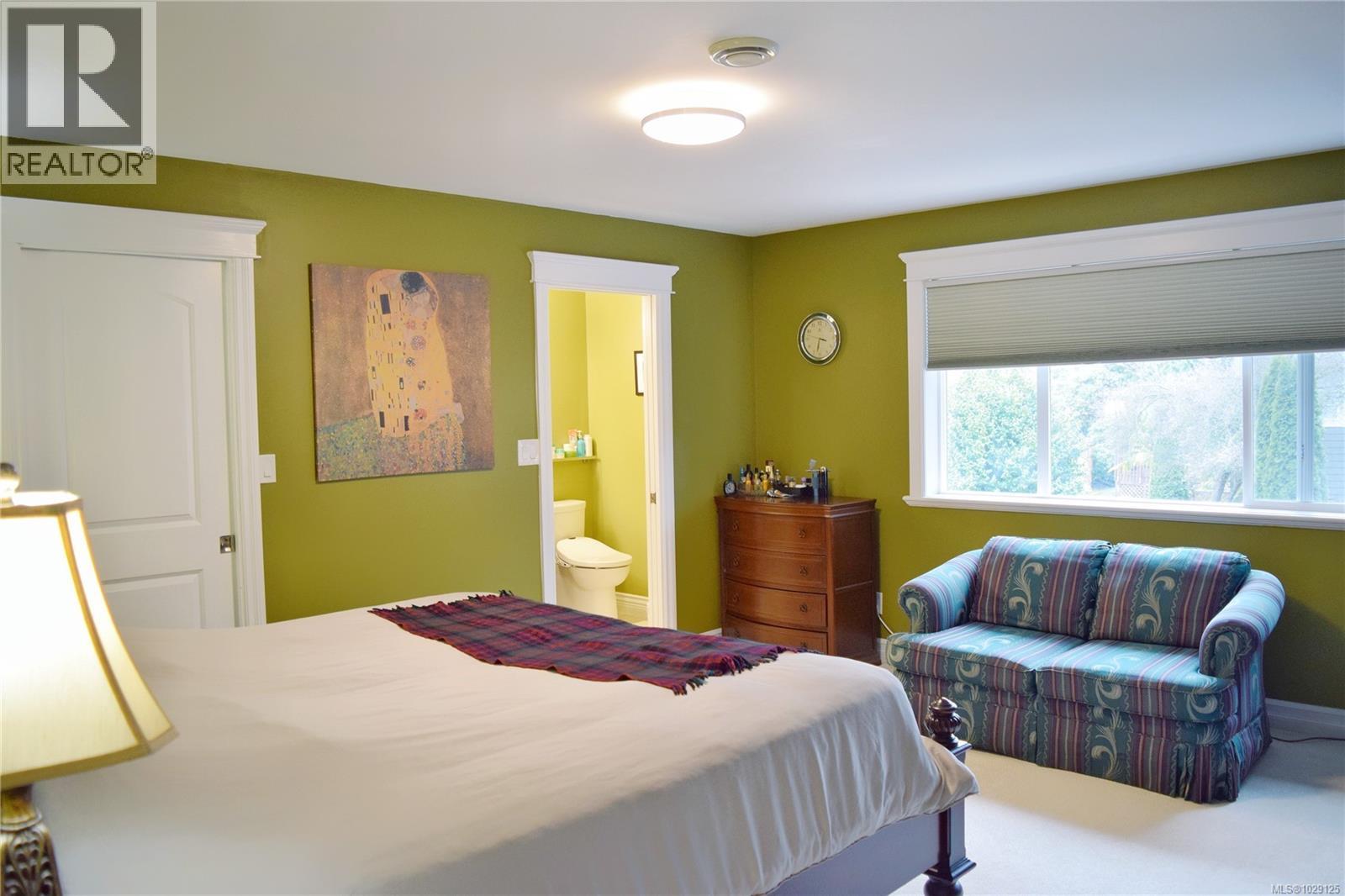  2201 ARBUTUS COVE Lane, Saanich