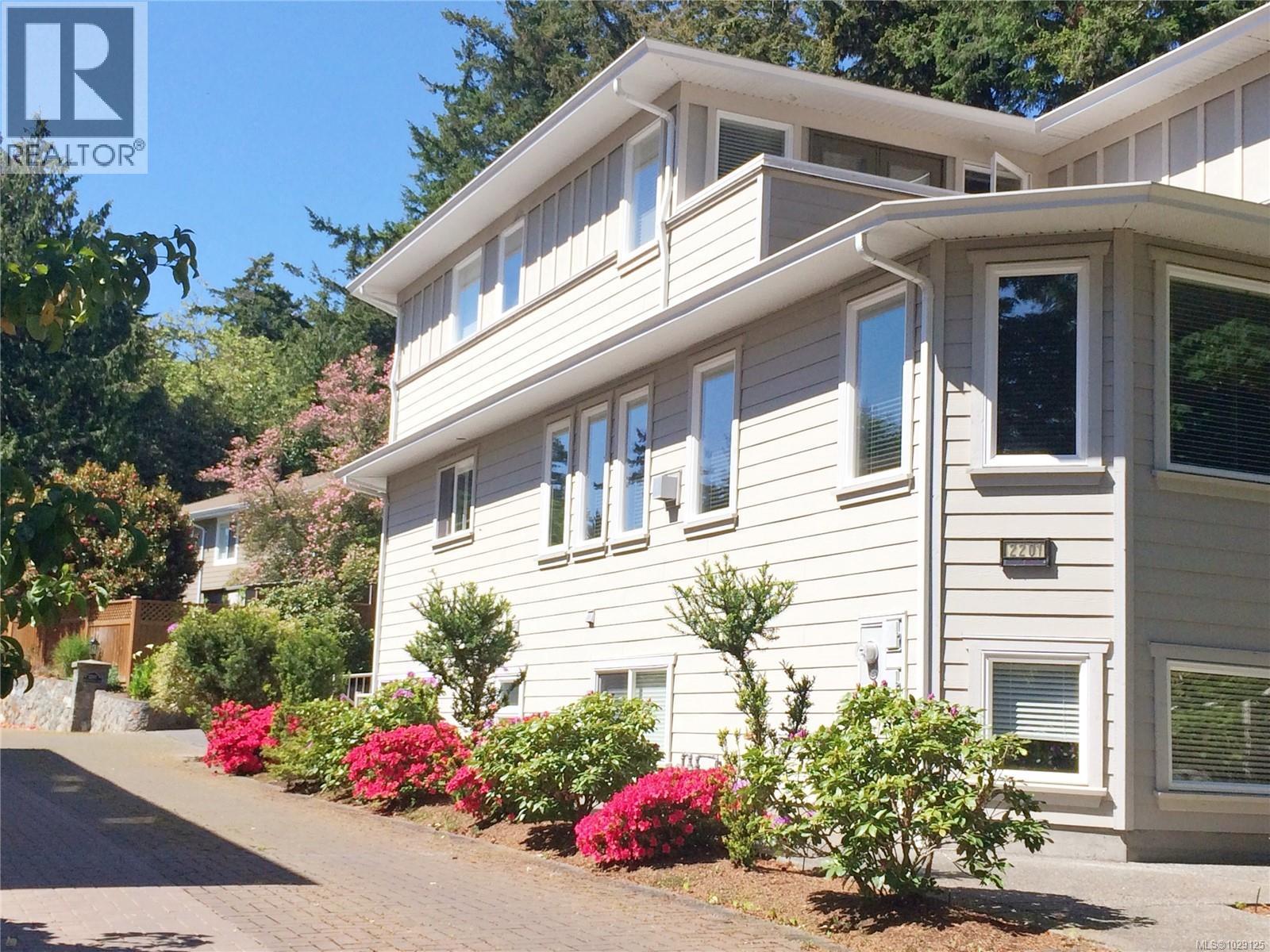  2201 ARBUTUS COVE Lane, Saanich