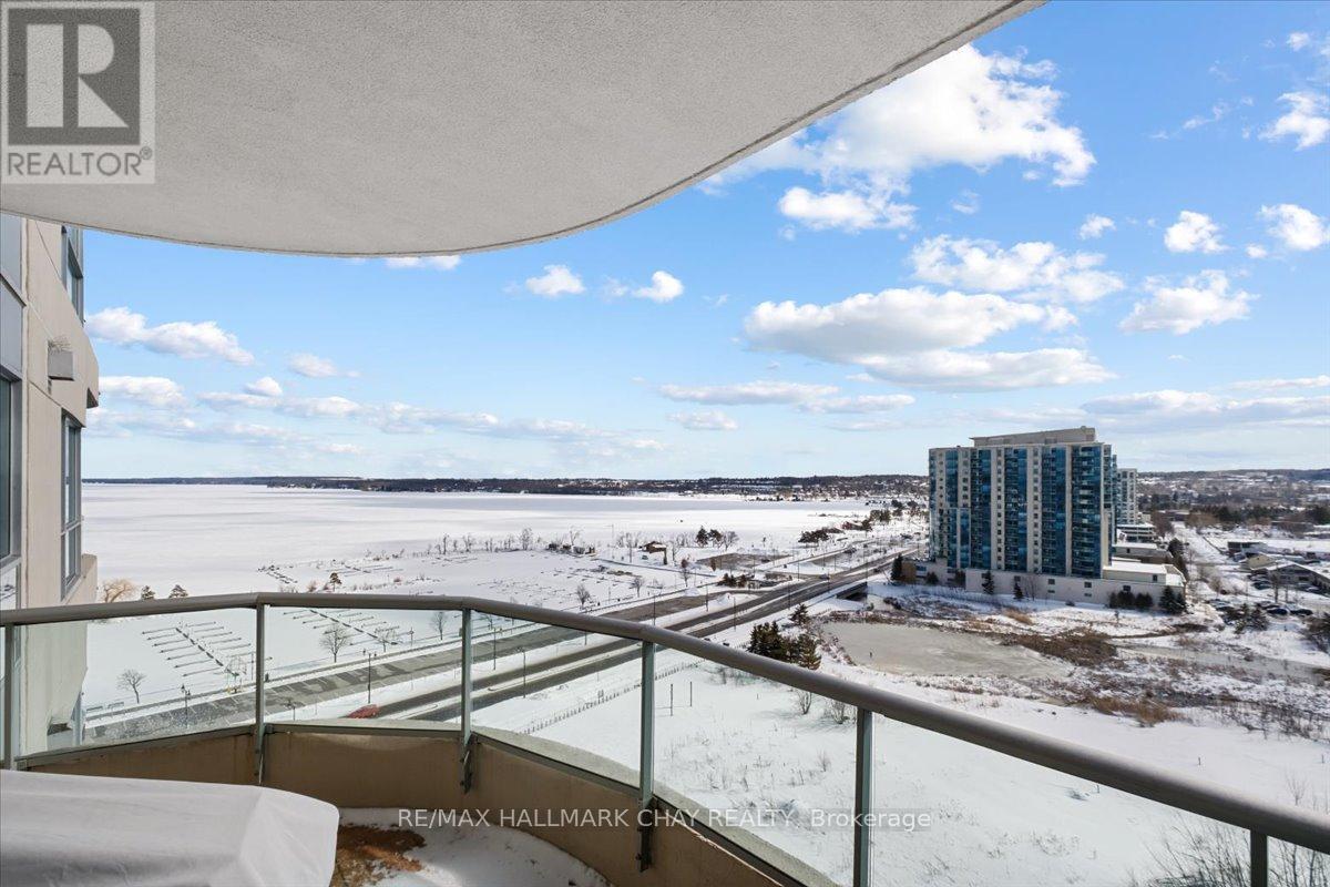 #1404 2 TORONTO STREET - 32