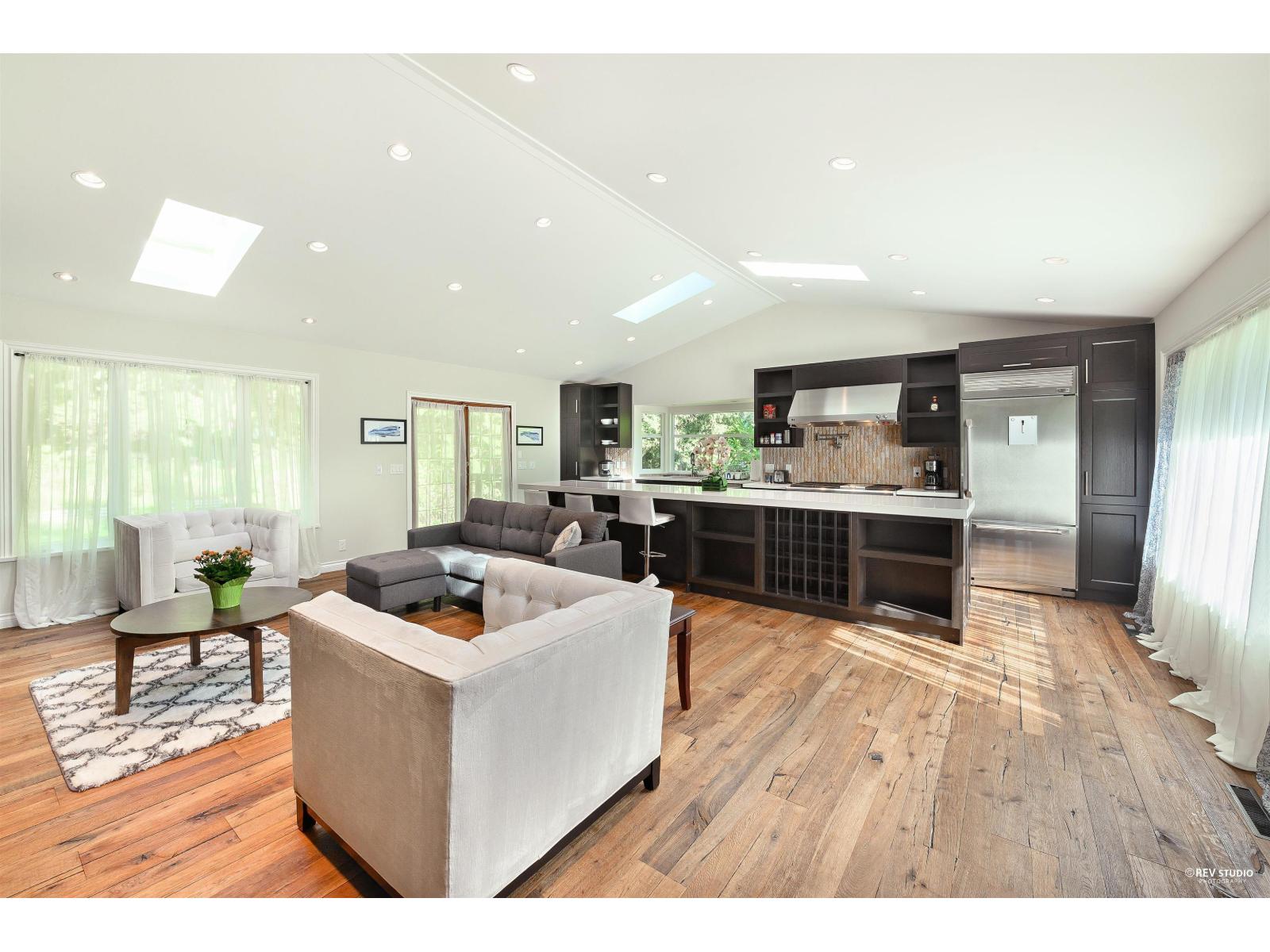 13671 16 Avenue - photo 2