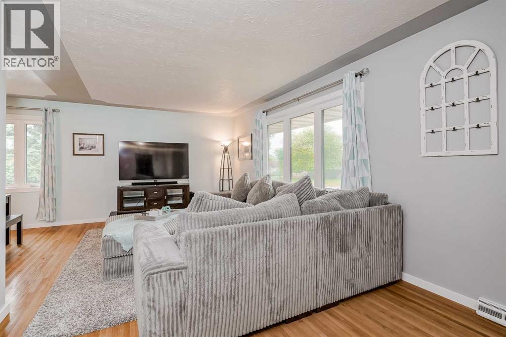 1204 18 STREET NE - 6
