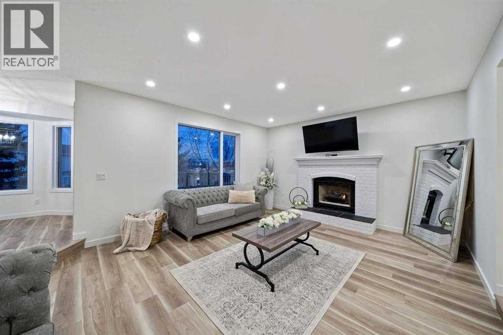 Single Family House for Sale in  Sandringham Close NW Sandstone Valley Calgary 