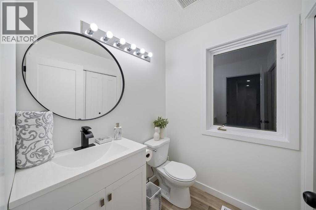 Single Family House for Sale in  Sandringham Close NW Sandstone Valley Calgary 