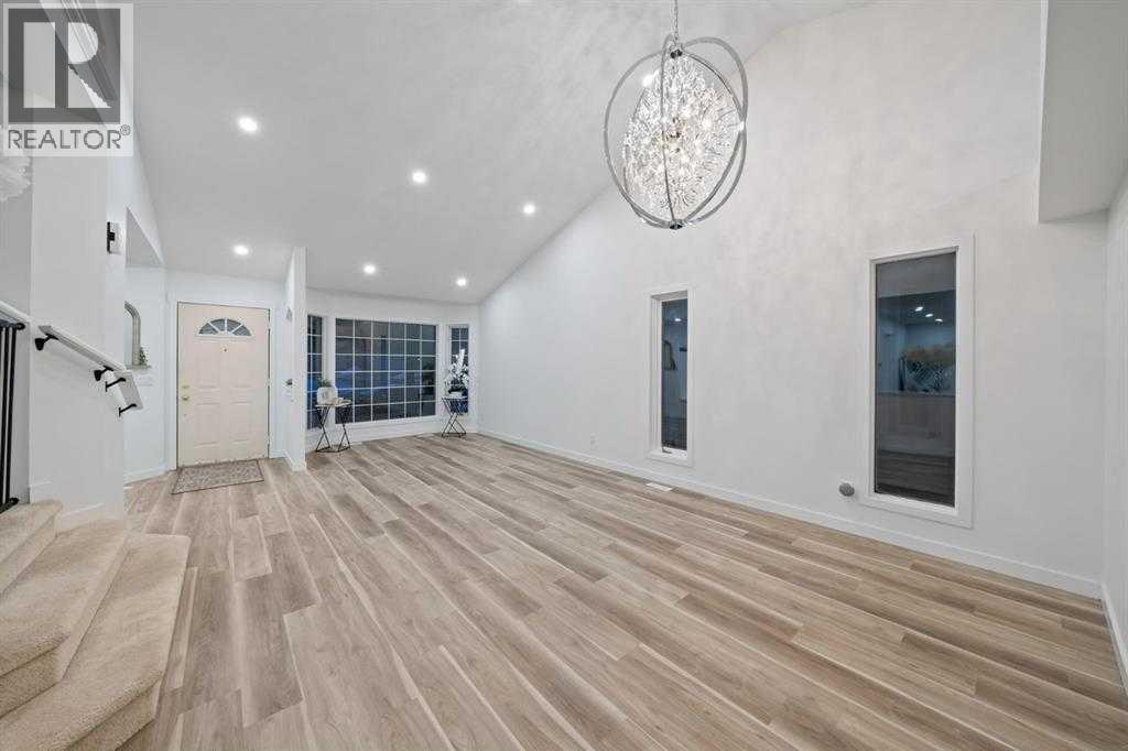 Single Family House for Sale in  Sandringham Close NW Sandstone Valley Calgary 