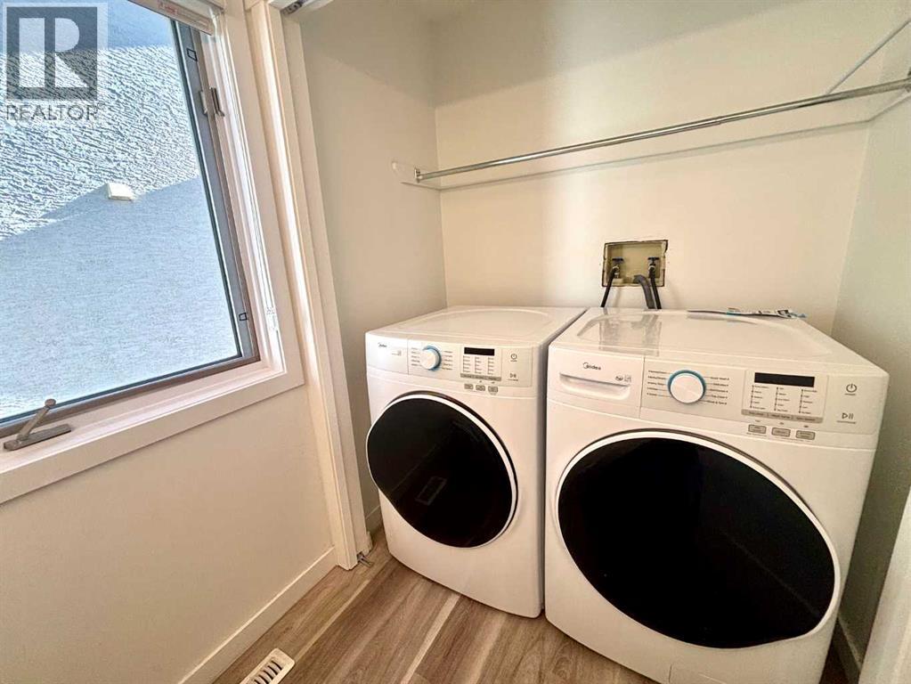 Single Family House for Sale in  Sandringham Close NW Sandstone Valley Calgary 