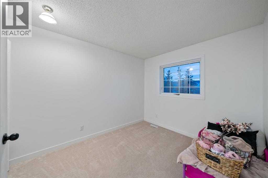 Single Family House for Sale in  Sandringham Close NW Sandstone Valley Calgary 