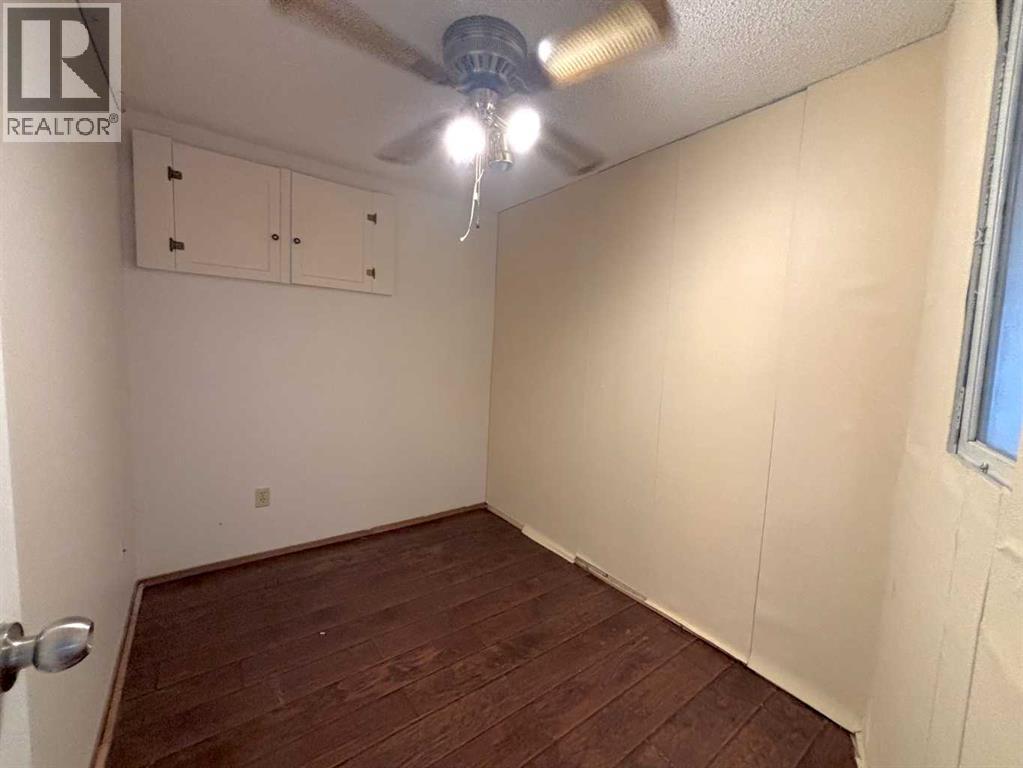 Single Family House for Sale in  Sandringham Close NW Sandstone Valley Calgary 