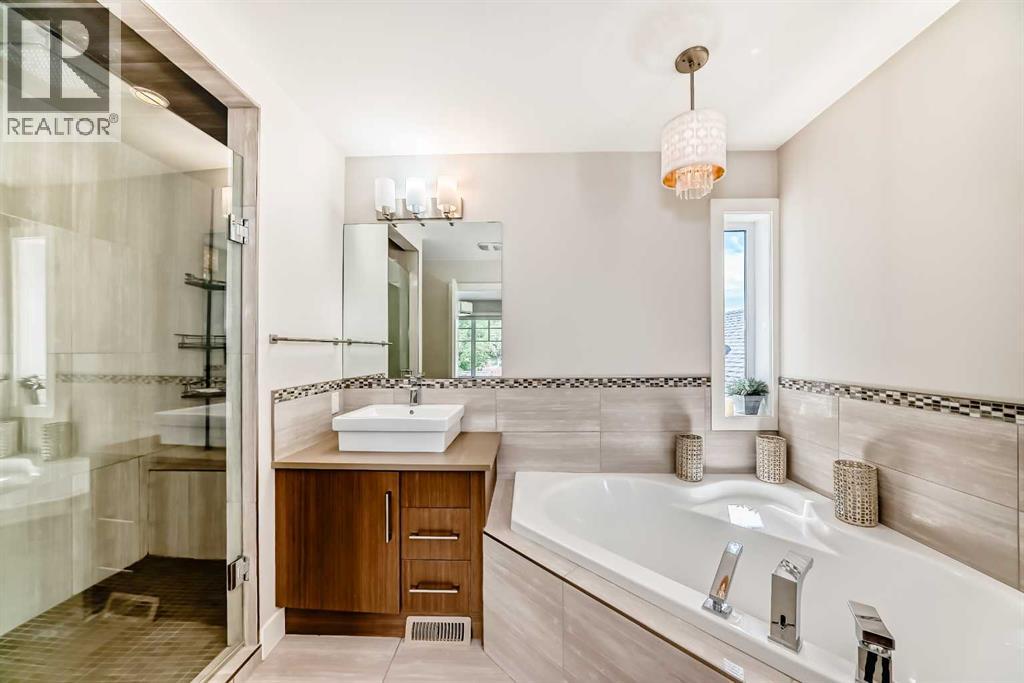 Single Family House for Sale in    Avenue NW Sunnyside Calgary 