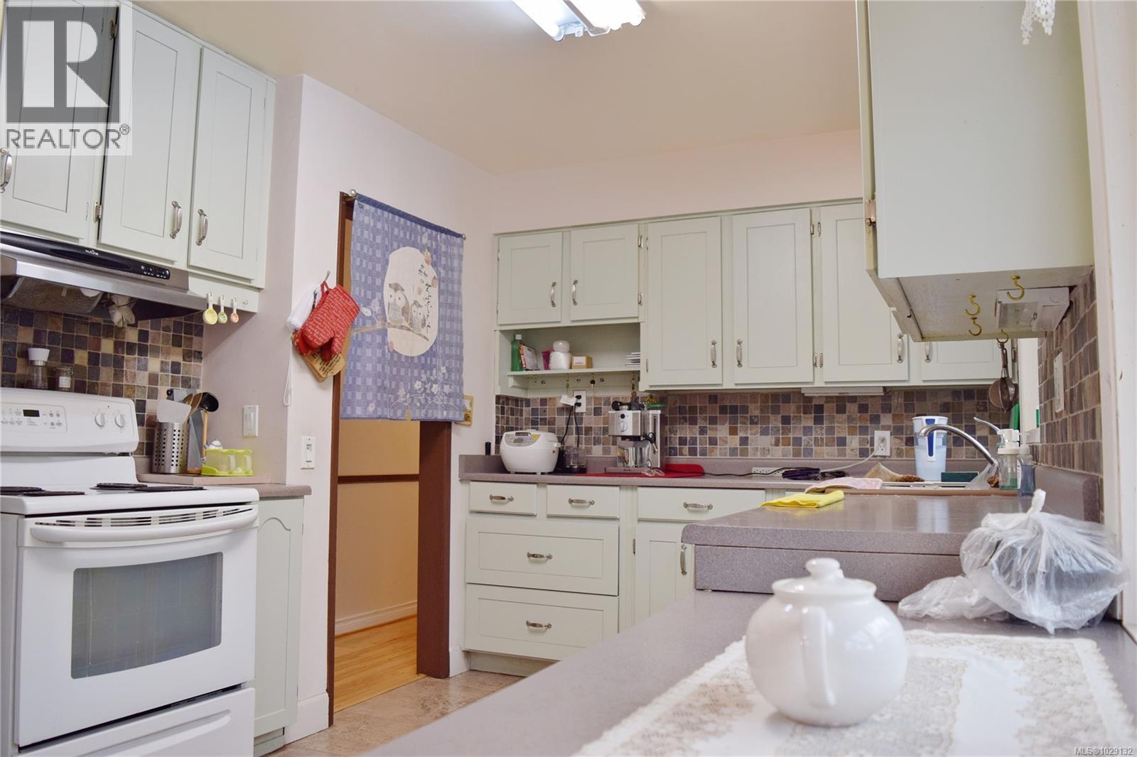 3803 MERRIMAN DR - 10