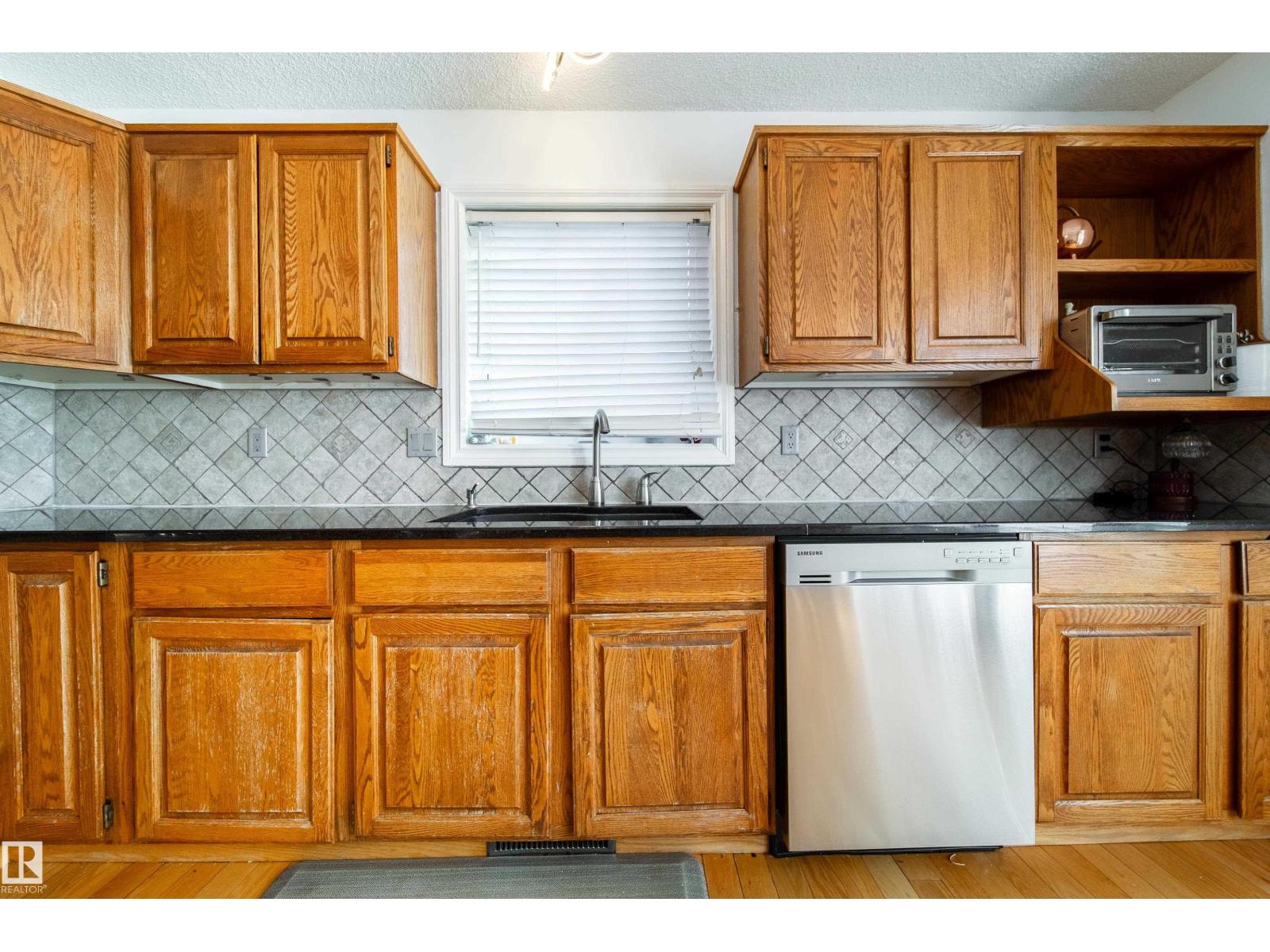 18007 57 AV NW - 14
