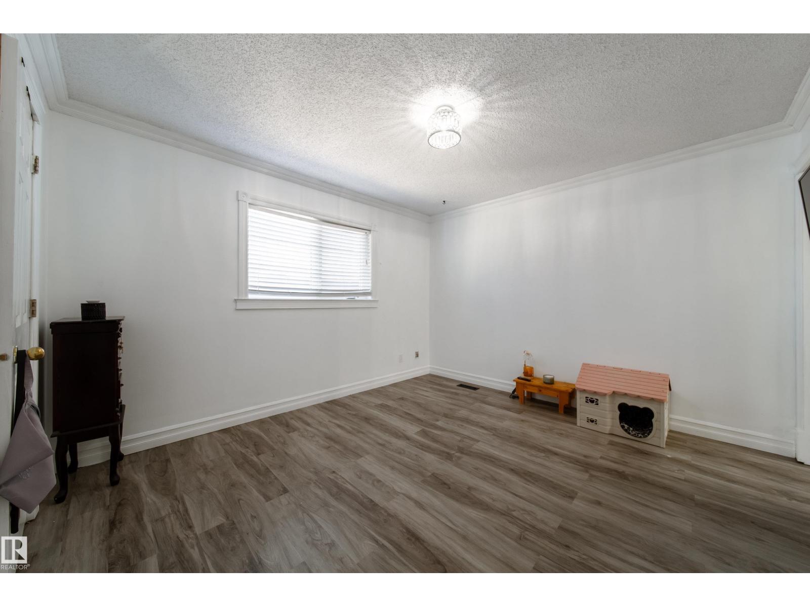 18007 57 AV NW - 25