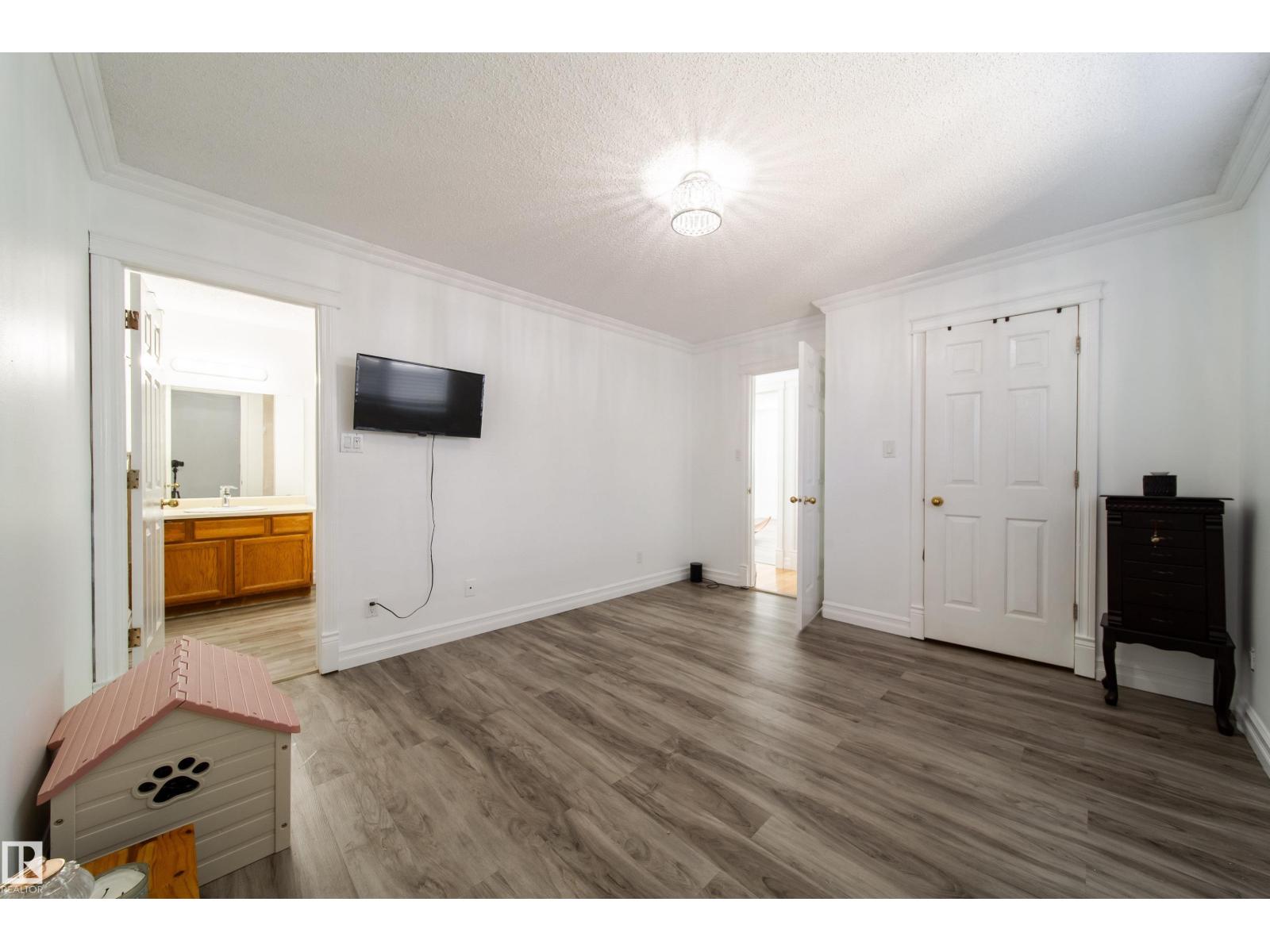 18007 57 AV NW - 26