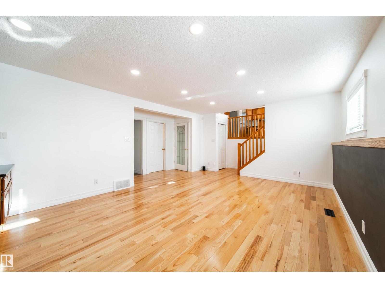 18007 57 AV NW - 29