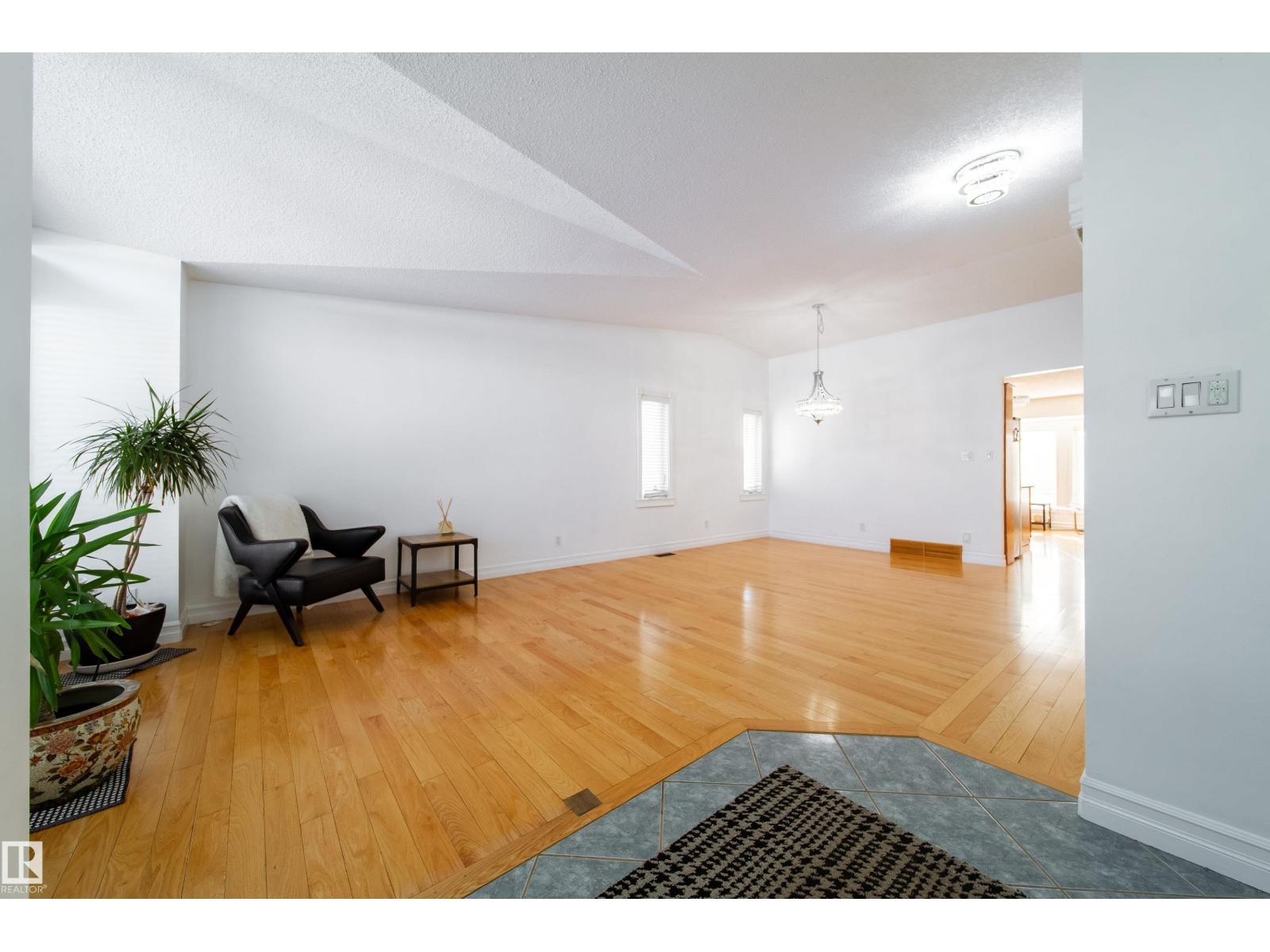 18007 57 AV NW - 3