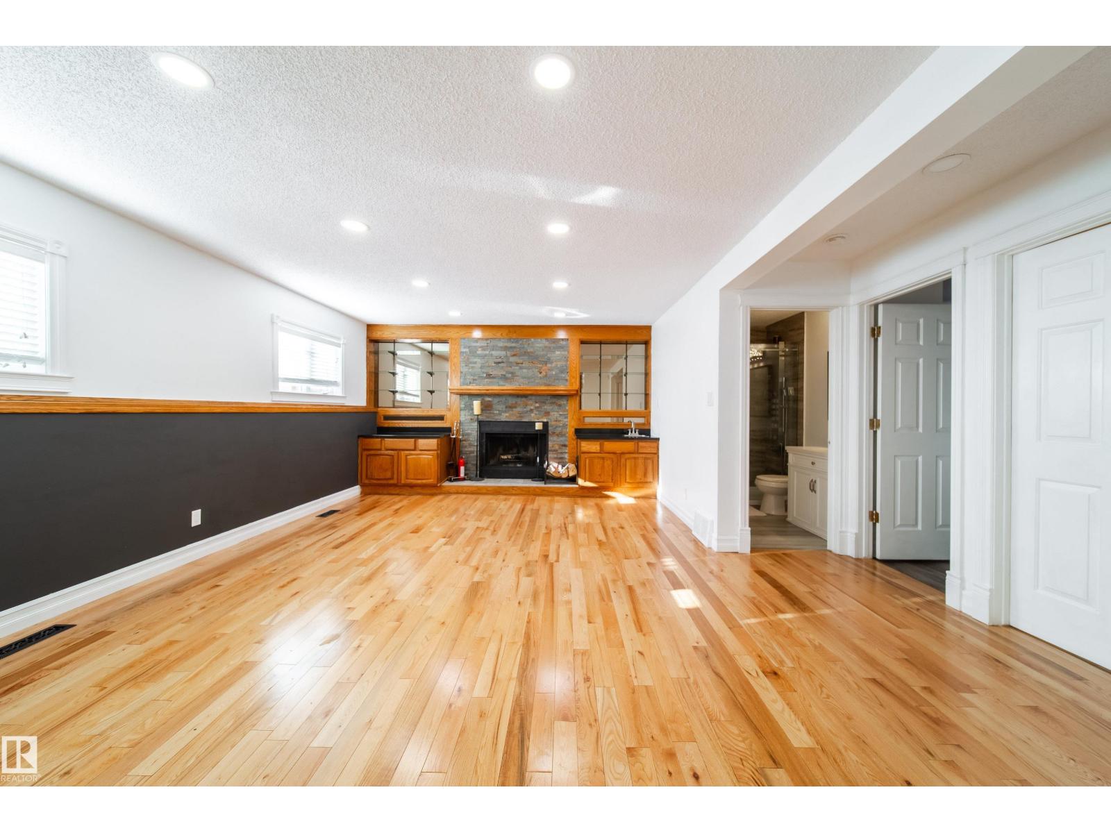 18007 57 AV NW - 30