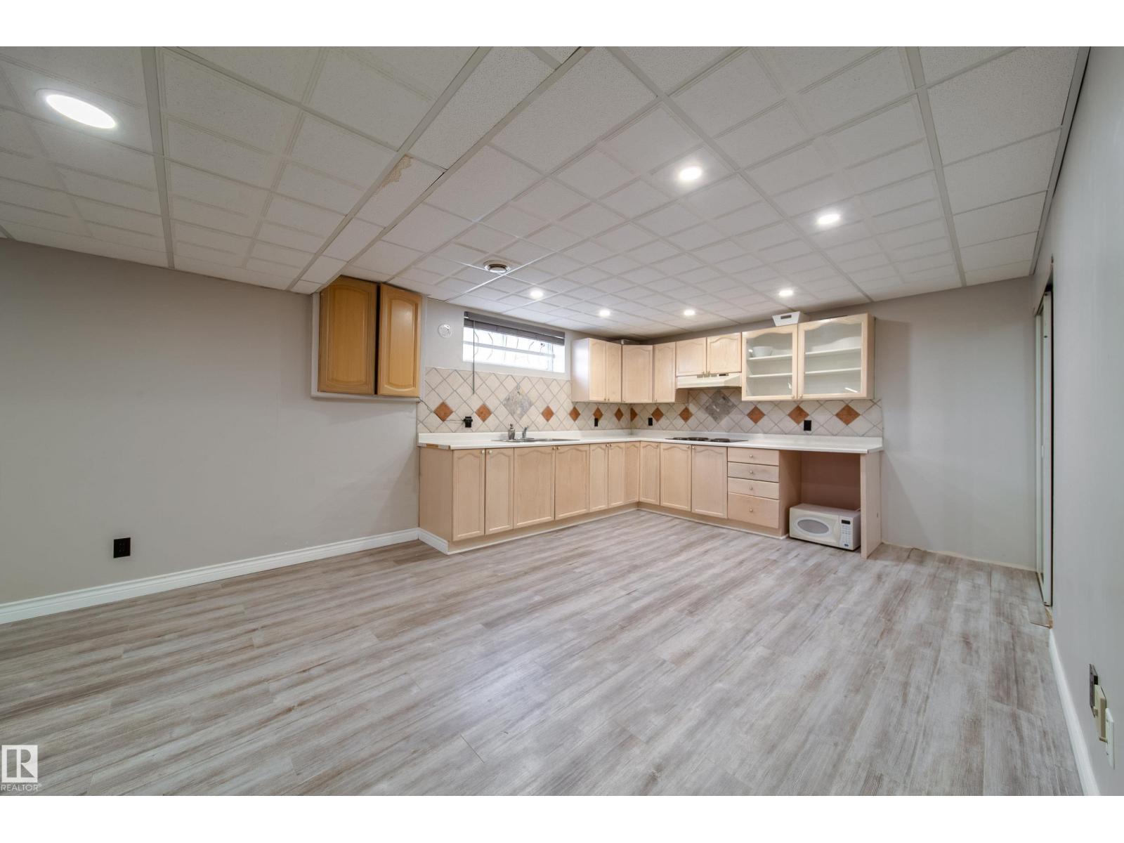 18007 57 AV NW - 38