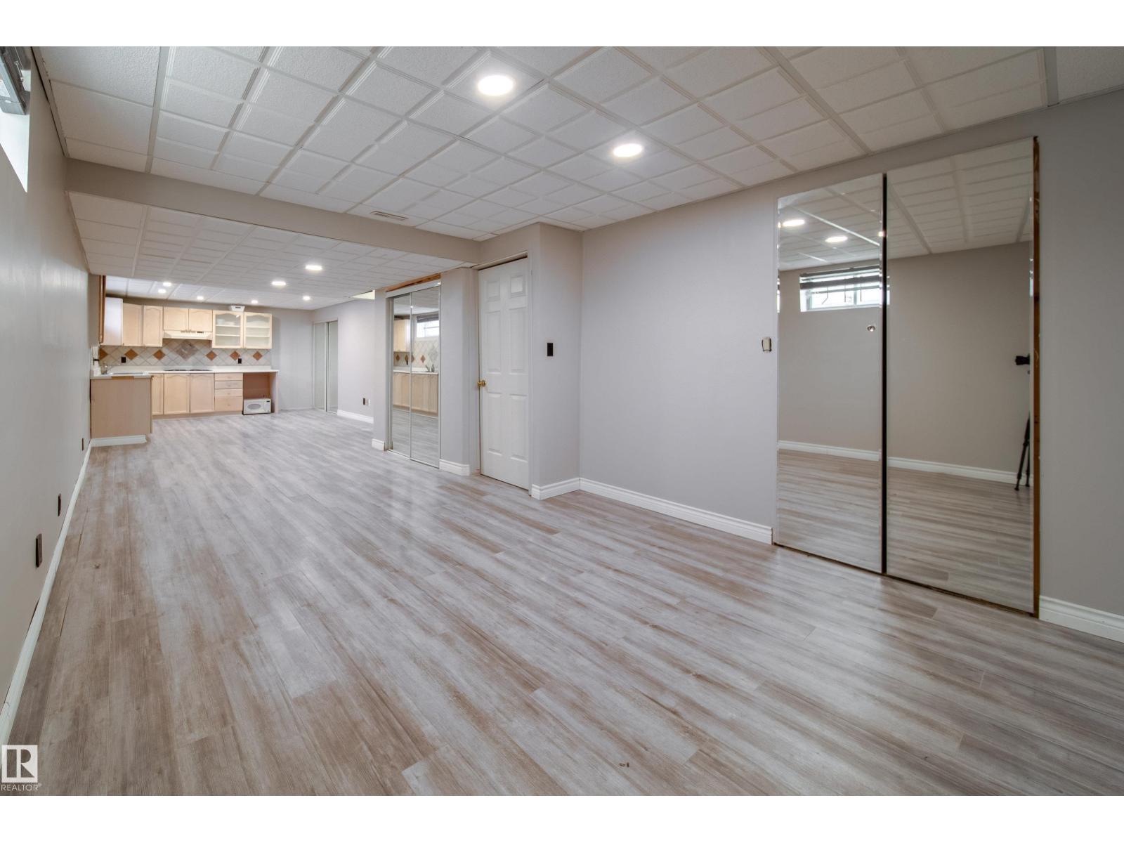18007 57 AV NW - 44