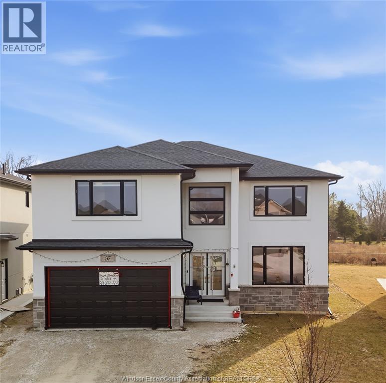 37 KINGSBRIDGE DRIVE - 1