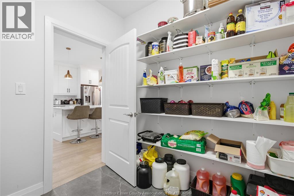37 KINGSBRIDGE DRIVE - 11