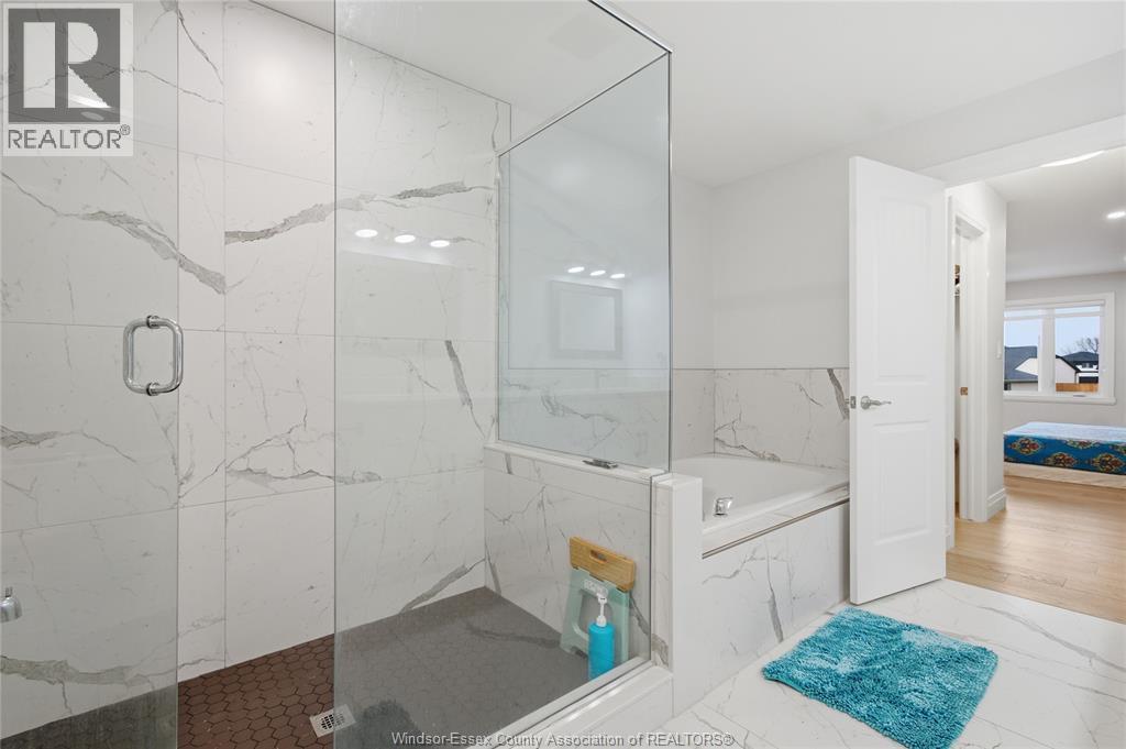 37 KINGSBRIDGE DRIVE - 20
