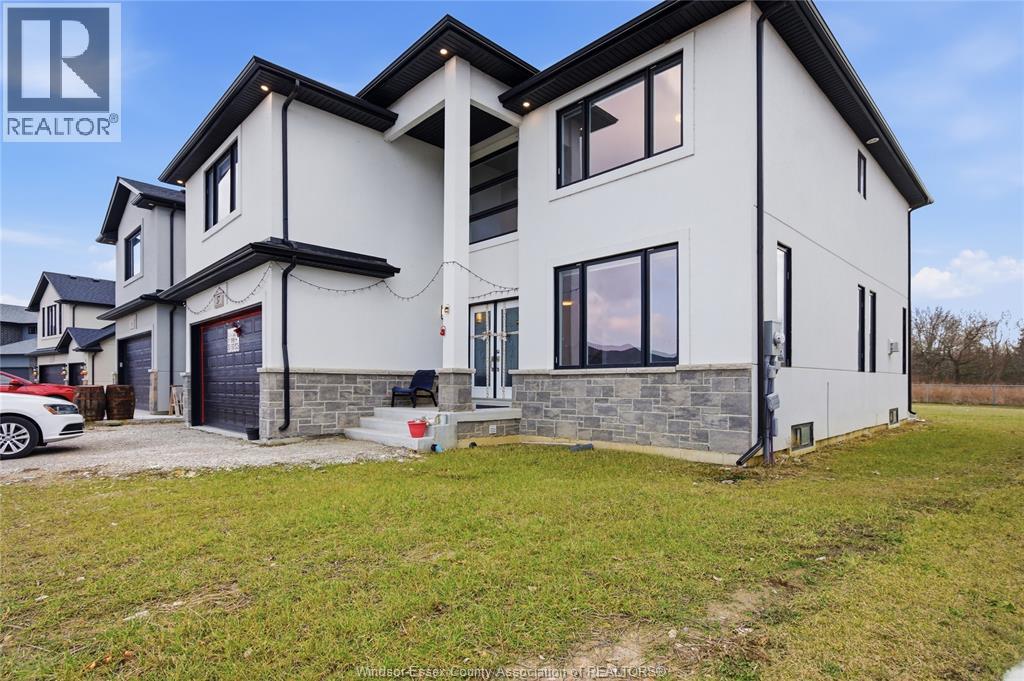 37 KINGSBRIDGE DRIVE - 3