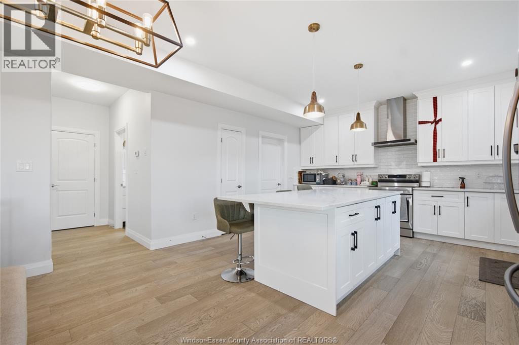 37 KINGSBRIDGE DRIVE - 5