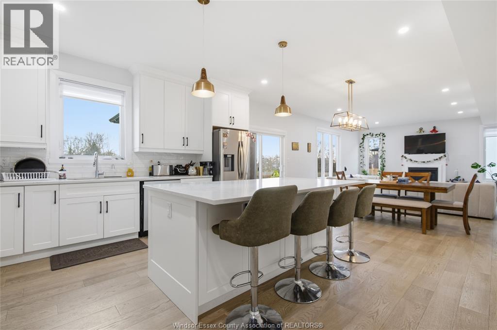 37 KINGSBRIDGE DRIVE - 8