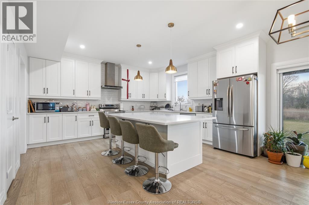 37 KINGSBRIDGE DRIVE - 9