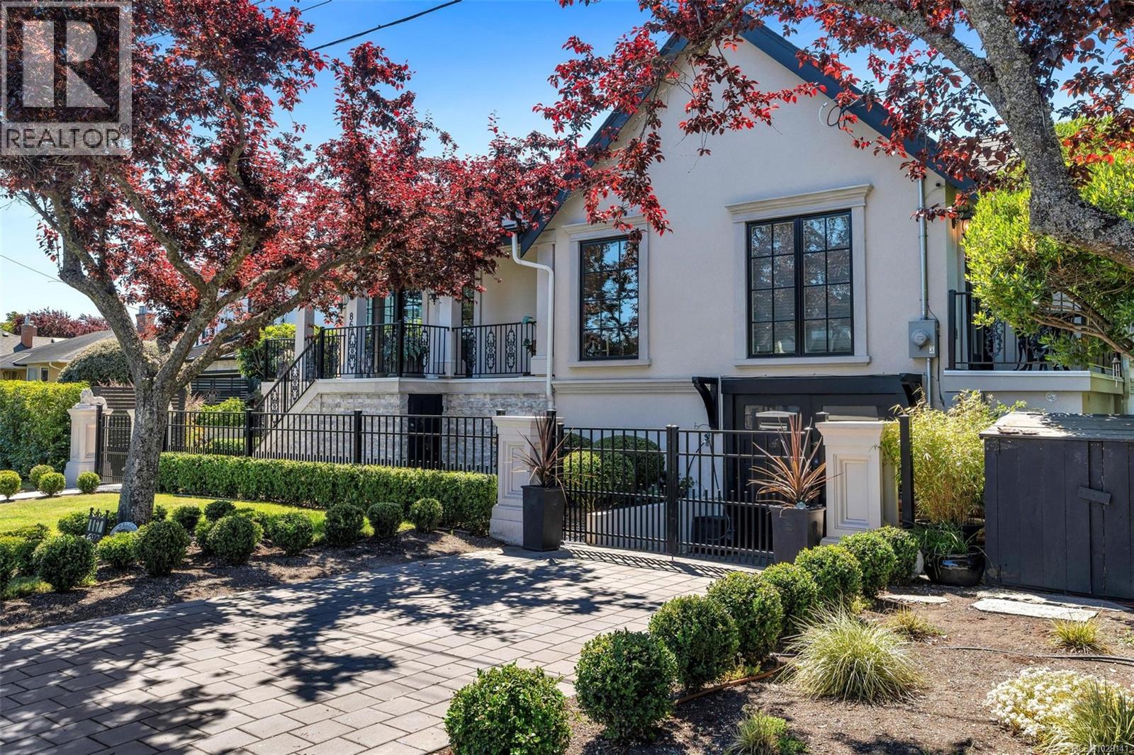 867 VICTORIA AVE - Image 2