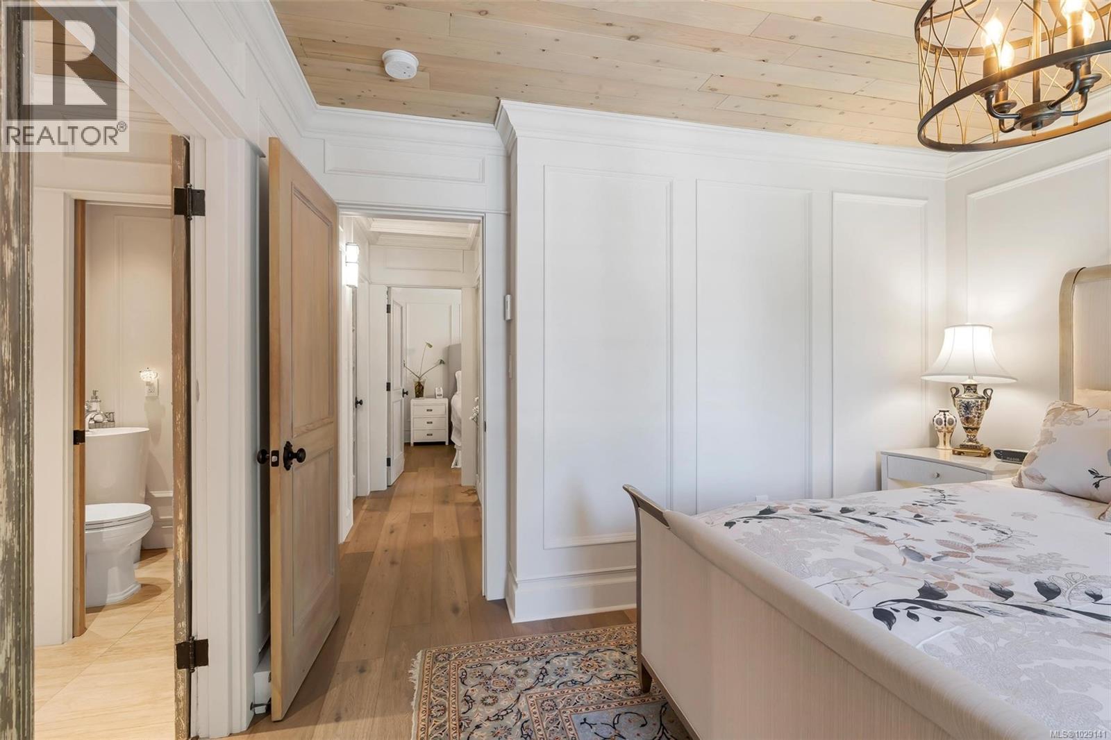 867 VICTORIA AVE - 31