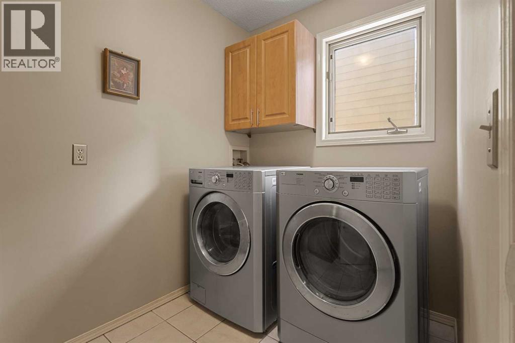 Single Family House for Sale in  Sienna Hills Drive SW Signal Hill Calgary 