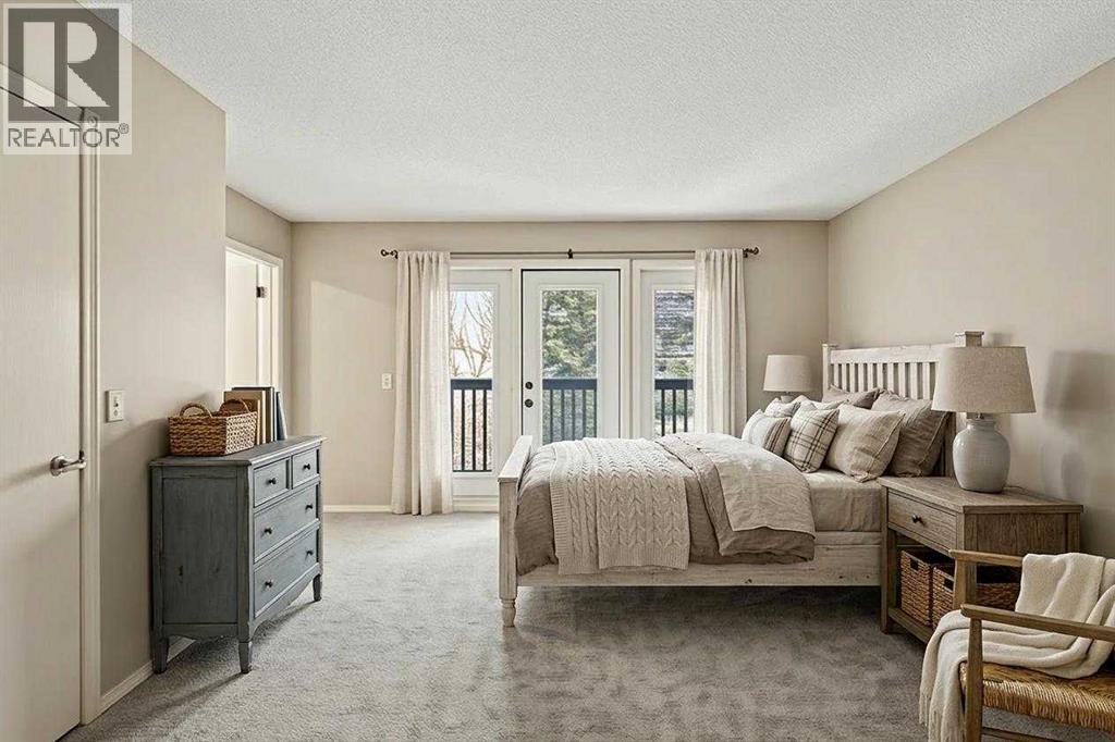 Single Family House for Sale in  Sienna Hills Drive SW Signal Hill Calgary 