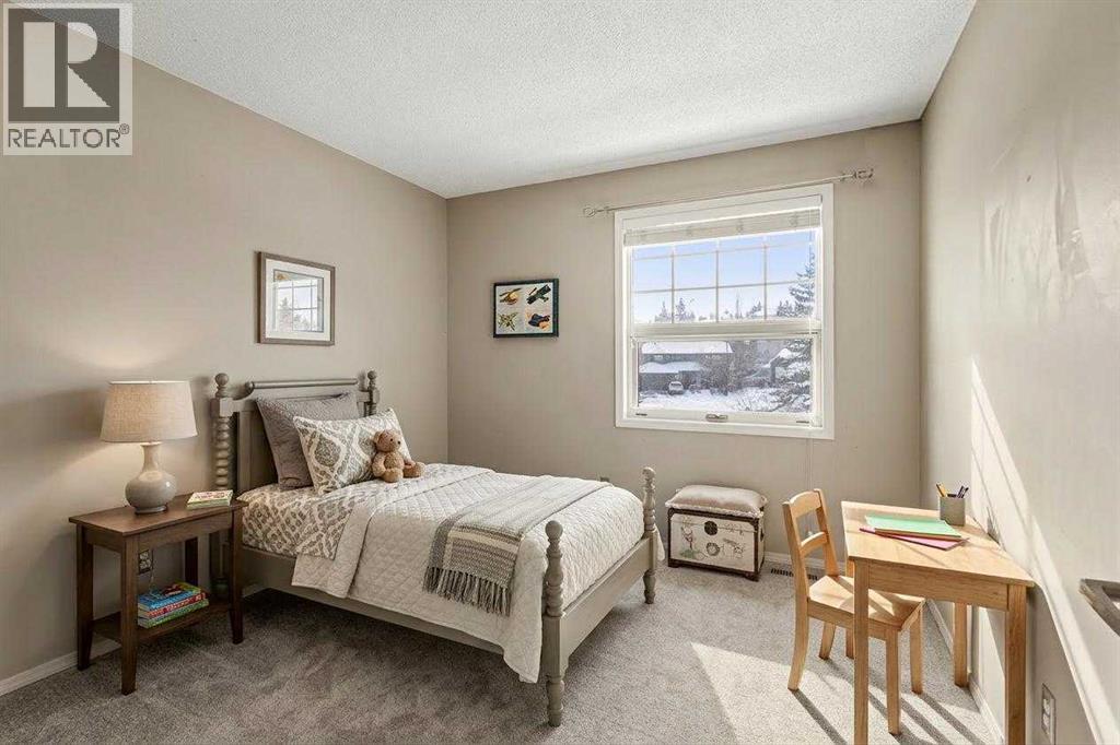 Single Family House for Sale in  Sienna Hills Drive SW Signal Hill Calgary 