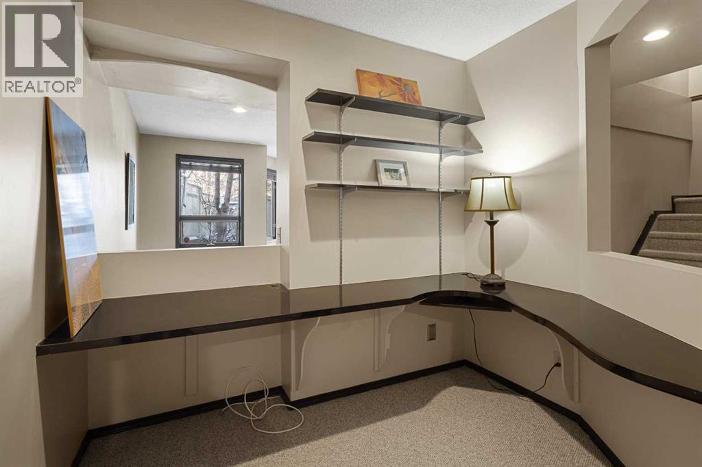 Single Family House for Sale in  Sienna Hills Drive SW Signal Hill Calgary 