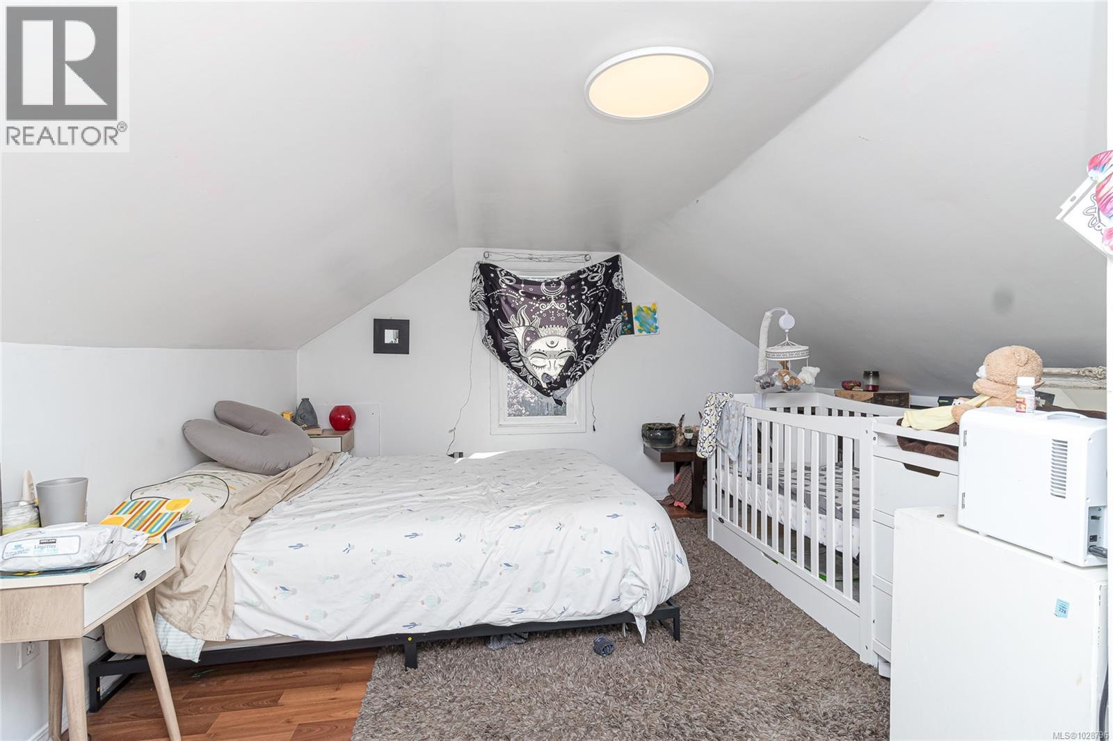 176 Regina Ave - 10